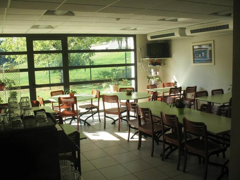 Home Du Buisson Hotel Des Familles Isle Ngoại thất bức ảnh