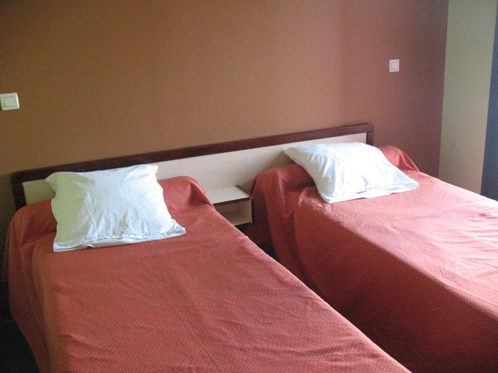 Home Du Buisson Hotel Des Familles Isle Ngoại thất bức ảnh