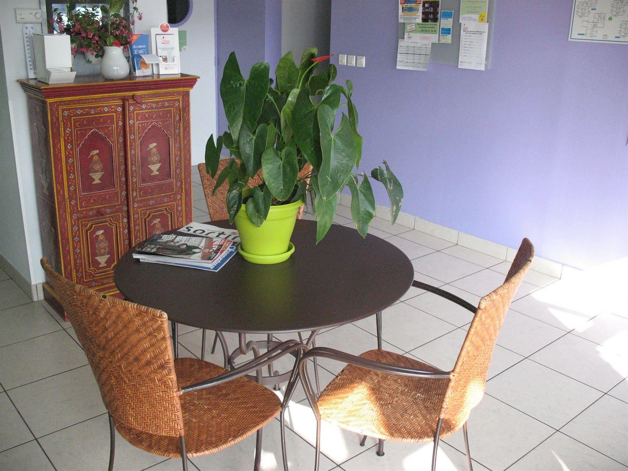 Home Du Buisson Hotel Des Familles Isle Ngoại thất bức ảnh