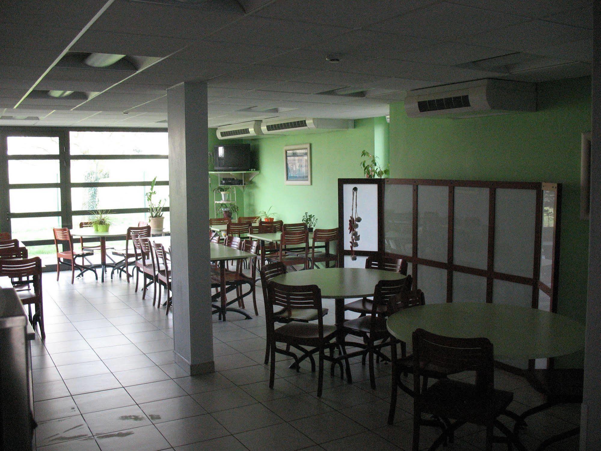 Home Du Buisson Hotel Des Familles Isle Ngoại thất bức ảnh